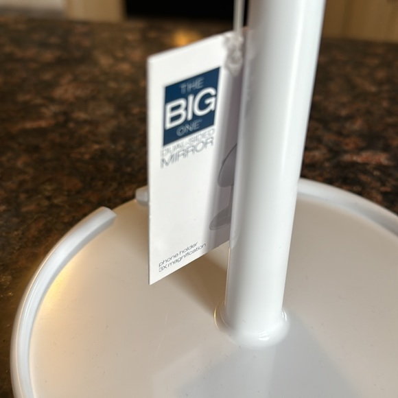 Dual-sided mirror with 3x magnification hard plastic stand 2 in white 2 in gray - Picture 3 of 7